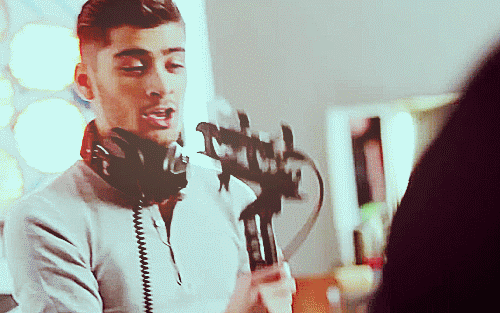 Itt a 2018. januári horoszkóp Zayn Malik legnyálcsorgatóbb gifjeivel