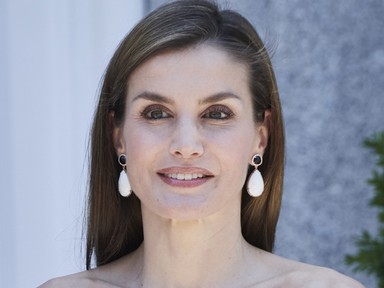 Erre varrj gombot Kate Middleton! Letícia spanyol királyné ruhája egy csoda