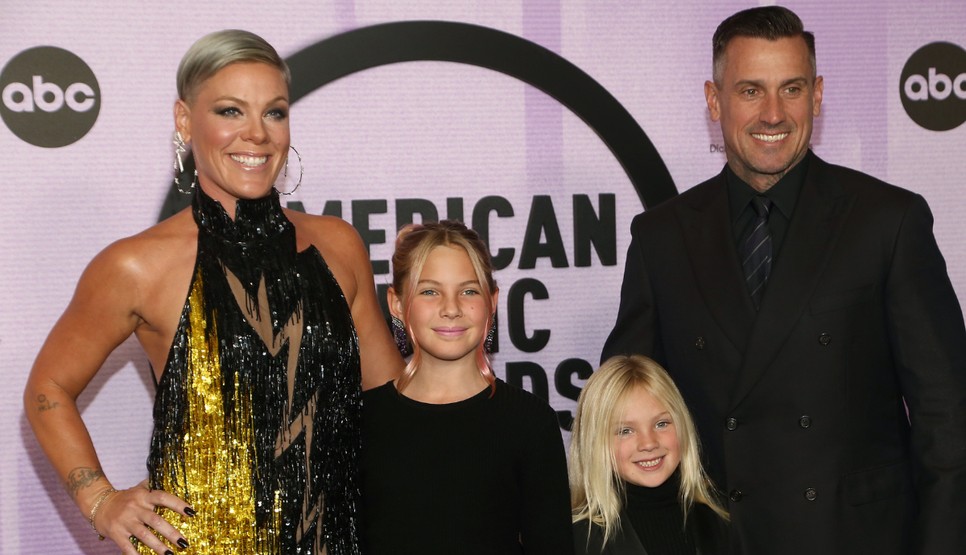 pink-csalad-glamourpng