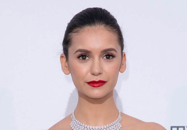 Nina Dobrev tiszta Audrey Hepburn ebben a szettben
