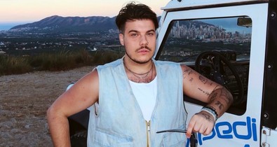 „Bántsanak, de legalább azért, aki vagyok” – Interjú Buzás Andrissal