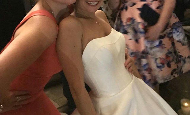 A Twitter megőrült a zsebes menyasszonyi ruhától