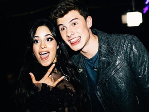 Több mint barátság? Camila Cabello és Shawn Mendes összebújva ünnepelték a Függetlenség napját