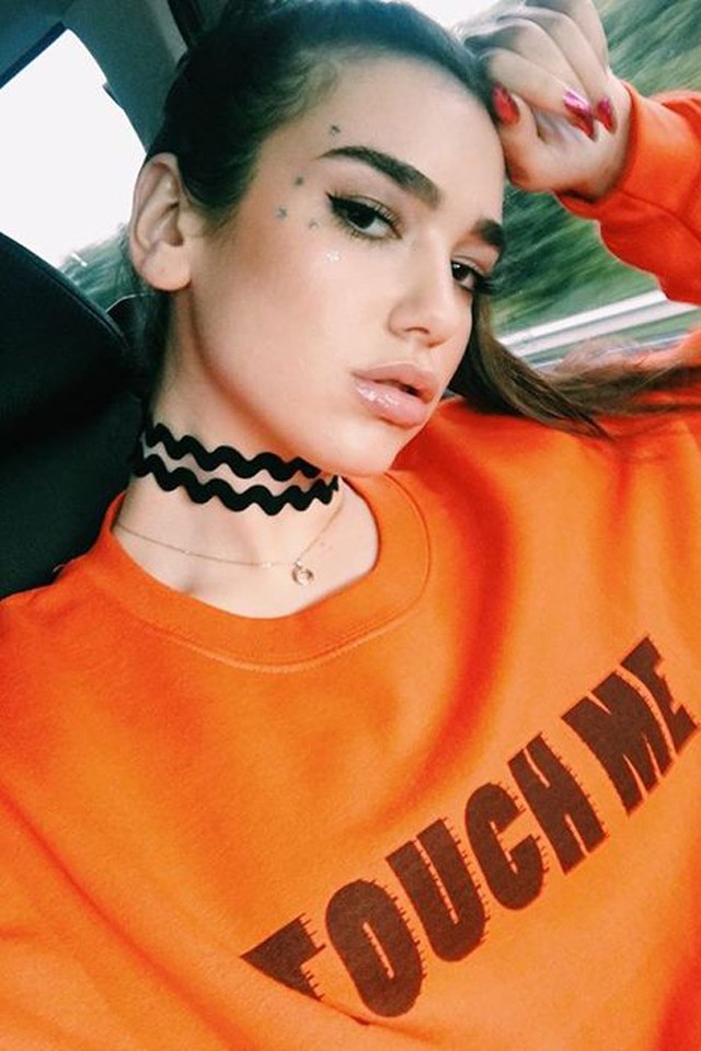 Dua Lipa öltözködési stílusának 10 alapszabálya