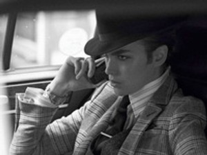 Férfivá sminkelve is szexi a topmodell