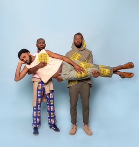 Justin Haynes kollekcióit a fenntartható szemlélet jellemzi, jellegzetes technikája a patchwork (foltozásos) technika, ami egyszerre játékos és színes