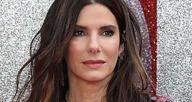 Sandra Bullock bebizonyította, hogy két totál össze nem illő szín is tutin mutat egymás mellett