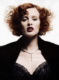 A csodás Karen Elson most is nagyon szexi.
