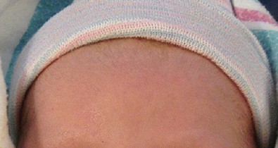 Fergie és Josh Duhamel megmutatták 3 hetes kisfiúkat a nagyvilágnak