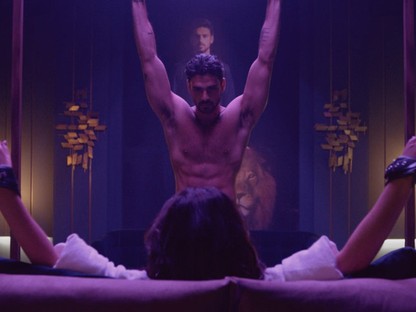 Megpróbált hasonlítani a Szürke ötven árnyalatára: nem sikerült, de legalább jóképű a főszereplő