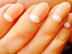 Lakkháború! Tóth Gabi vagy Tolvai Reni körme tetszik jobban?