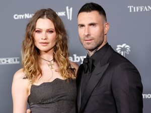 Megszületett Adam Levine és Behati Prinsloo harmadik babája