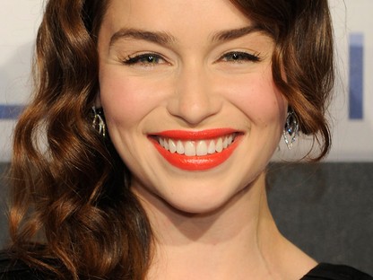 Te jó ég: Emilia Clarke TELJESEN levágatta a haját és elképesztő lett