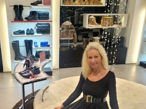 Itt a bizonyíték, hogy a fekete ruha  minden csak nem unalmas