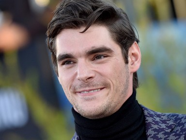 Újabb tragédia rázta meg Hollywoodot, 34 éves korában elhunyt RJ Mitte, a Breaking Bad sorozat sztárja