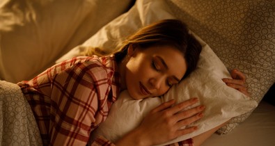 Ha így tartod a kezed, pillanatok alatt elalszol: varázslatos, de a mudrák tényleg működnek