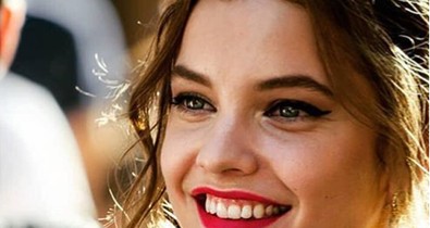 Álomszép: Palvin Barbi virágkoszorúval a fején vonult a Dolce & Gabbana bemutatóján