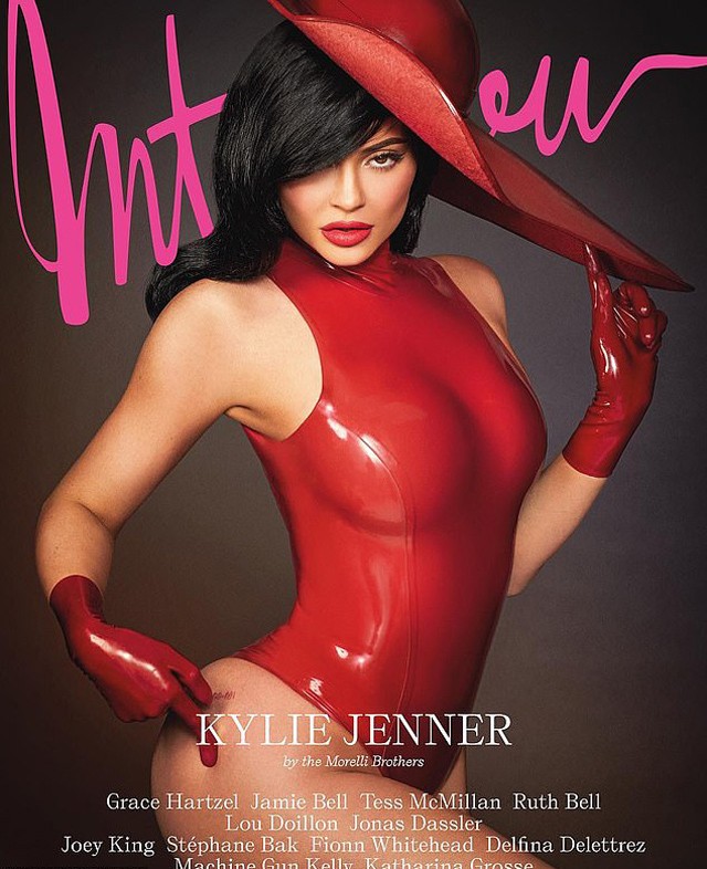 Kylie Jenner magyar tervező ruháját viseli élete legdögösebb fotóján