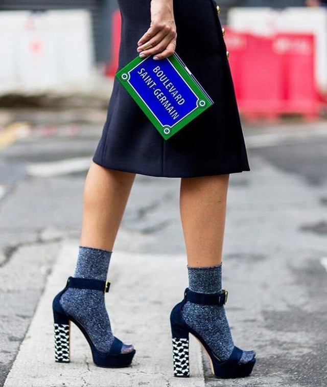 Cuki vagy ciki? Hódít a szandál-zokni trend!