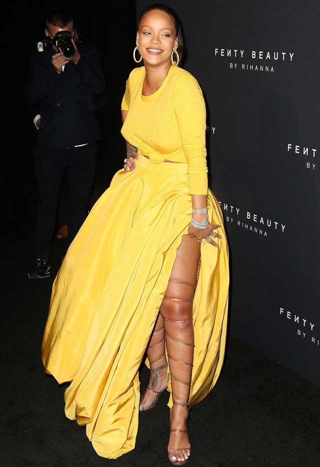 Rihanna Oscar de la Renta ruhában