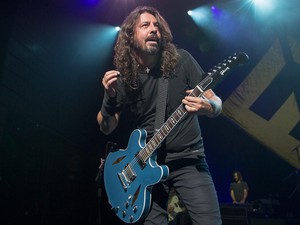 Óriási Grease-nosztalgia kerkedett, amikor John Travolta megjelent a színpadon