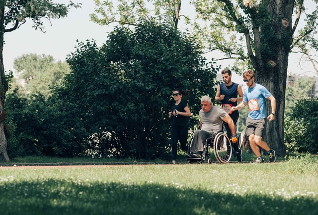 Emeld a tétet és fuss egy jó ügy érdekében