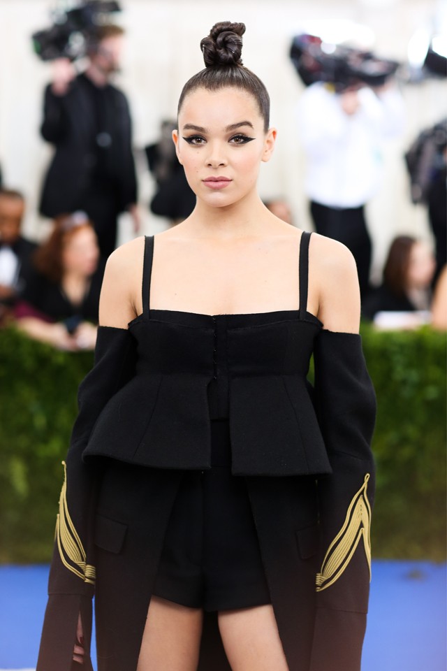 Hailee Steinfeld konty