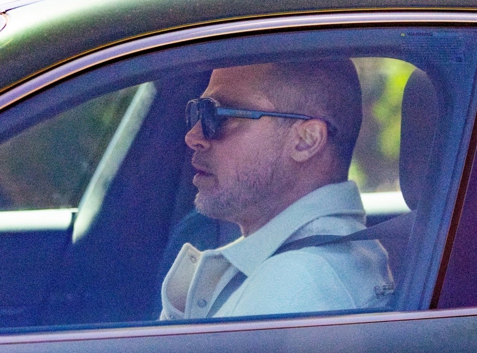 glamour brad pitt buzz cut
