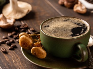 A napi kávémat gombakávéra cseréltem, ez történik a testemmel a nap hátralévő részében