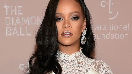 Rihannának van egy hasonmása, akit a sztár a legfurcsább dologra kér meg...