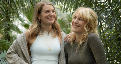 Zöldborsóbabák és varrott képek - Kortmann Járay Katalin és Mendreczky Karina közös kiállítása Bécsben