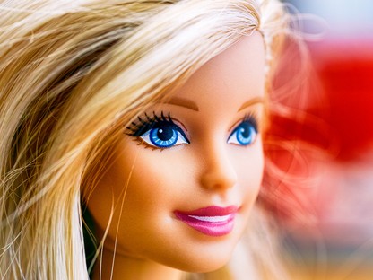 Napi sokk: végre kiderült, mi Barbie baba vezetékneve