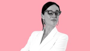 „Már nem a ruha érdekel, hanem az azt viselő ember” – Beszélgetés dr. Simonovics Ildikóval, a Magyar Menyasszony kiállítás kurátorával