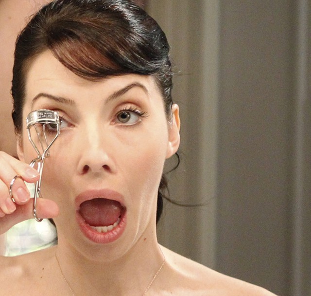 Nem tudsz elmenni a pillásodhoz? Íme néhány szuper szempillanövesztő szérum