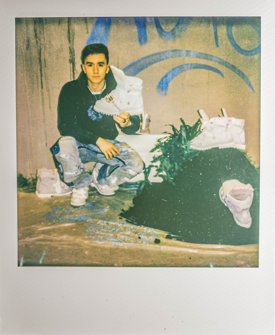 A NO FAKE installáció előtt mutatta be Tamás a saját víziójára épülő luxusbootot