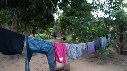 Korrupció, erőszak, kilakoltatások, szennyezett anyatej és állandó mérgezés - a brazil őslakosok súlyos árat fizetnek az olcsó divatért