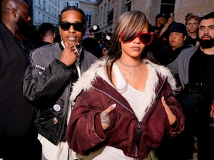 Rihanna bevállalta a pucérmelltartót, fehérneműs fotóitól elakad a szavad