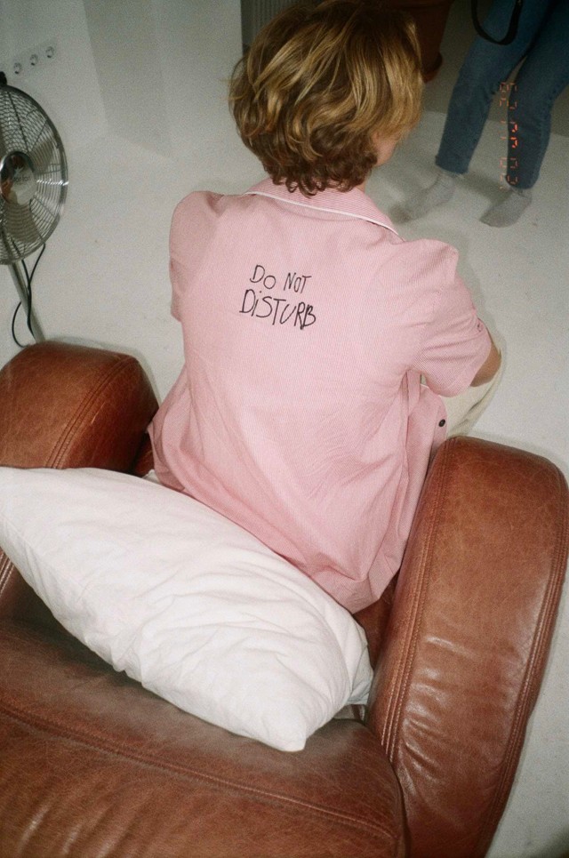 Még csak 21 éves, de már két egyedi kollekciója jelent meg: divat és művészet találkozása