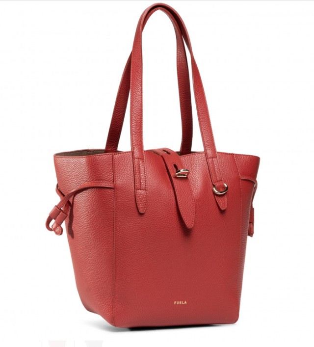 Bőrtáska FURLA 133 250 Ft 