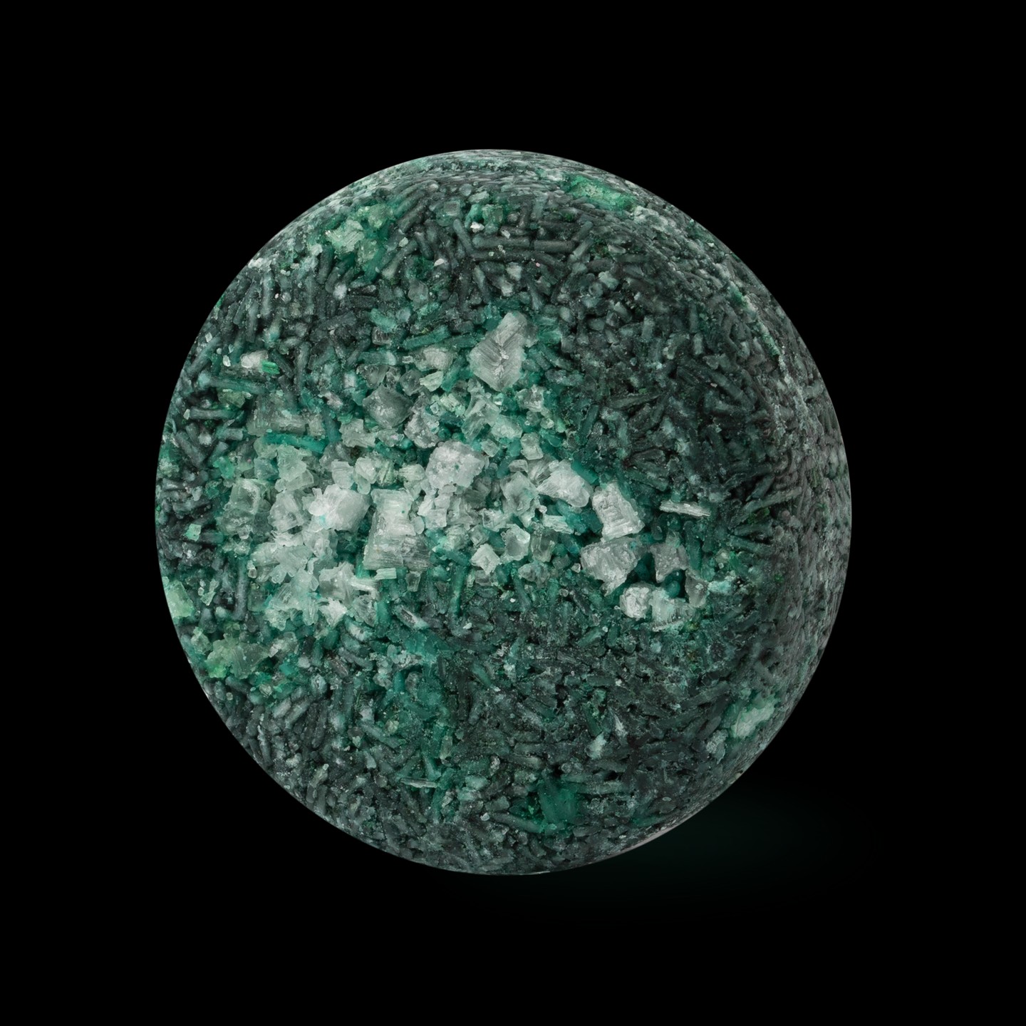 Flyway Hair: A vidám, szélfútta hatásért dúsíts a szicíliai citromolaj és a kézzel gyűjtött durva szemű tengeri só erejével. 