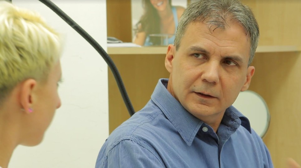 Dr. Molnár Béla Ákos, a Dr. Rose Budapest Plasztikai Intézet plasztikai sebésze