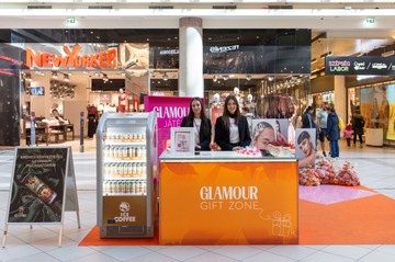 A GLAMOUR központi standjainál mindkét helyszínen izgalmas aktivitások, kellemes meglepetések és finom falatok várták a GLAMOUR-napok látogatóit. 