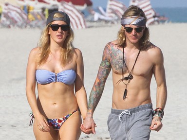 Ellie Goulding a parton is roppant dögös