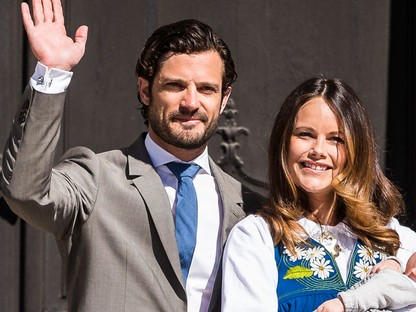 A svéd hercegi pár először mutatta meg a világnak újszülött babáját! 