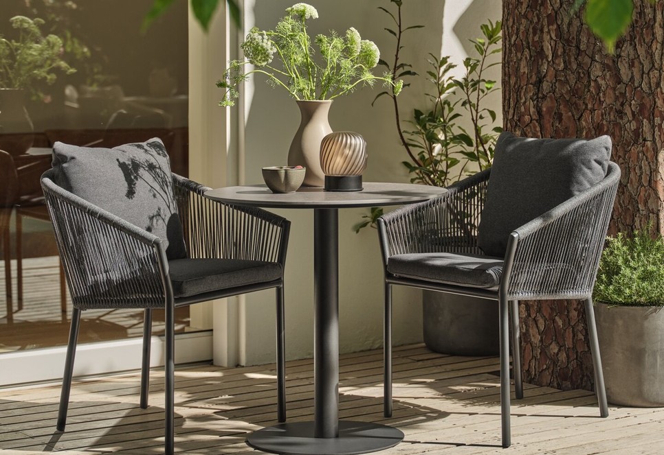 A GILJA székek stílusos elemei lehetnek a kültereinknek.