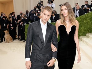 Durván beszóltak Hailey Biebernek a fehérneműs fotója miatt, a modell nem kér elnézést