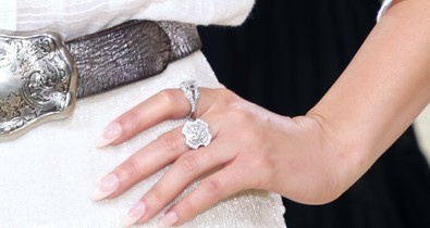 Amerikai manikűr: az egyik legmenőbb körömtrend, amit még idén ősszel próbálj ki