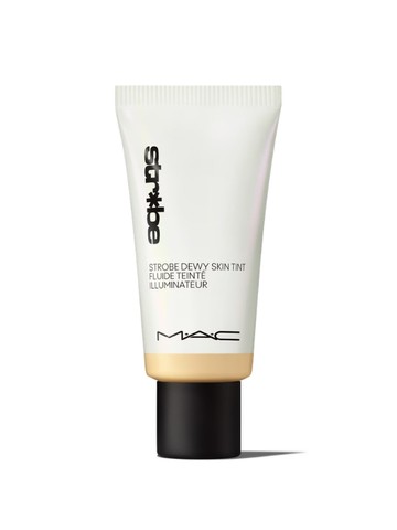Strobe Dewy Skin Tint színezett hidratáló (Light) MAC 16 500 Ft/30 ml, GLAMOUR kuponnal, 25% kedvezménnyel 12 375 Ft 