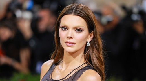 Kendall Jenner összepisilte magát a Met gálán