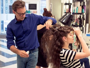 Tűnj ki színes fürtjeiddel a tömegből!